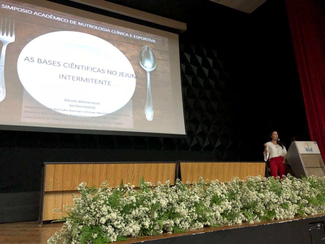 Palestra sobre jejum intermitente na Faculdade de Medicina da UFMG